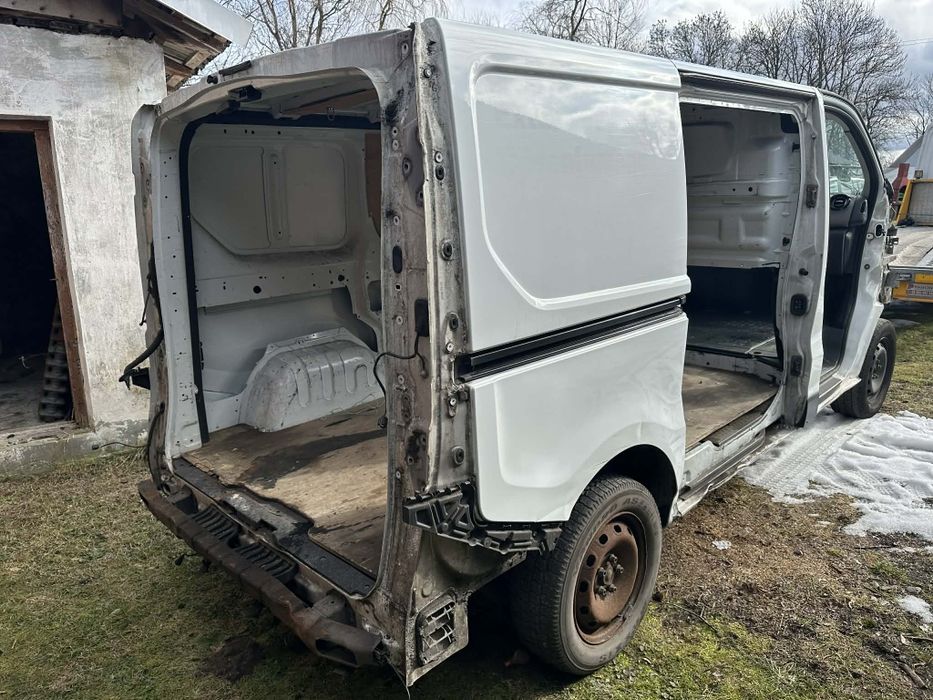 Trafic vivaro talento na czesci  cwiartka podłoga dach konsola  belka