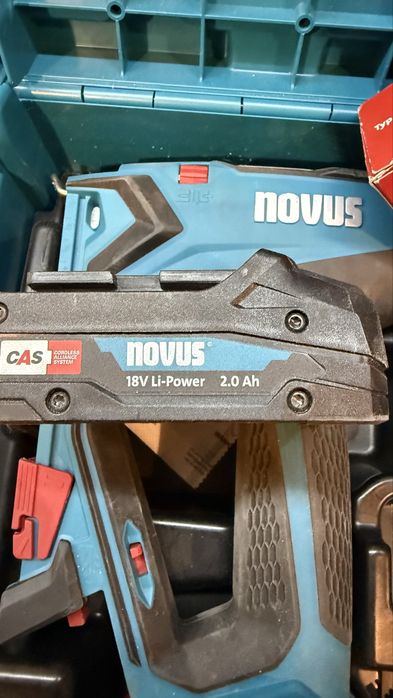 Novus J-550 zszywacz akumulatorowy CAS - zestaw; profesjonalny taker