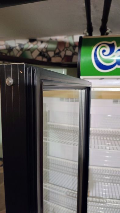 Вітринний холодильник/шафа