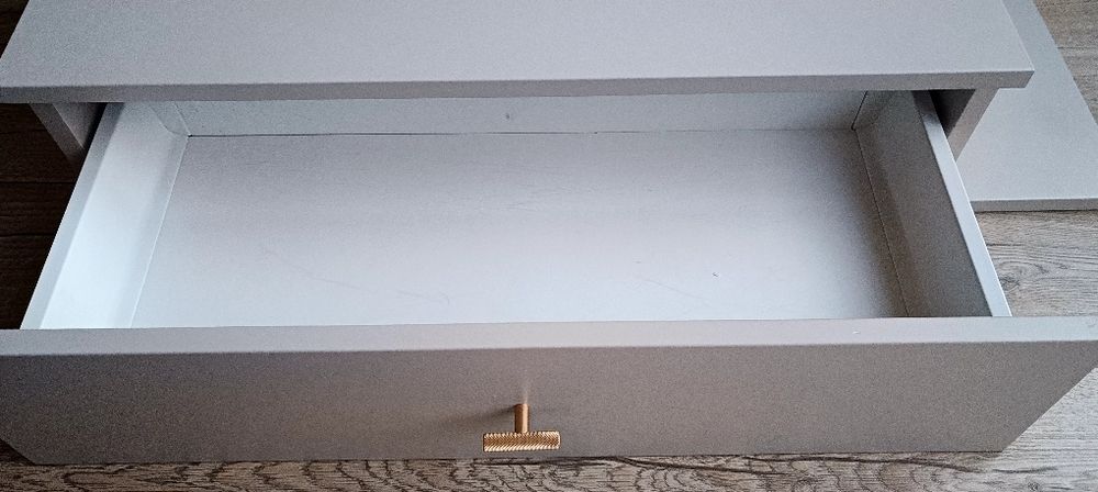 Półka toaletka z szufladą do podwieszenia na ścianiena ścianie