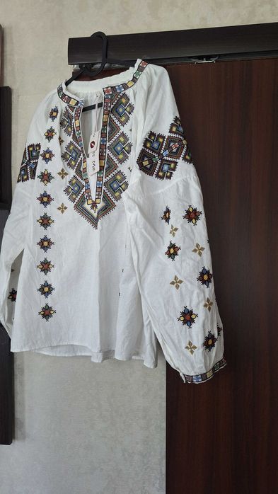 Гарна вишиванка нова