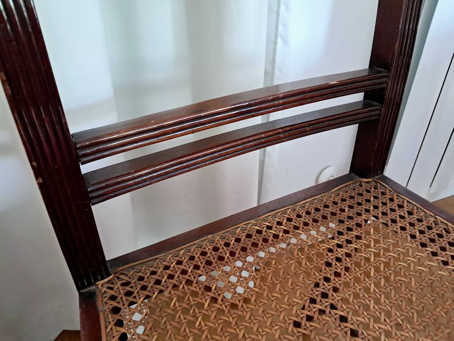 3 cadeiras de madeira trabalhada com assento de palhinha