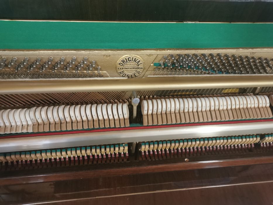 Piano vertical Rosler