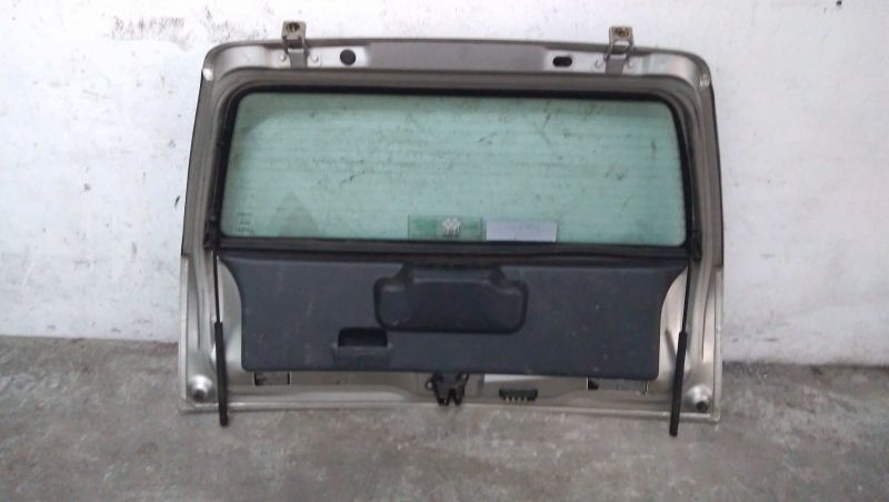 Tampa Da Mala Fiat Punto (176_)