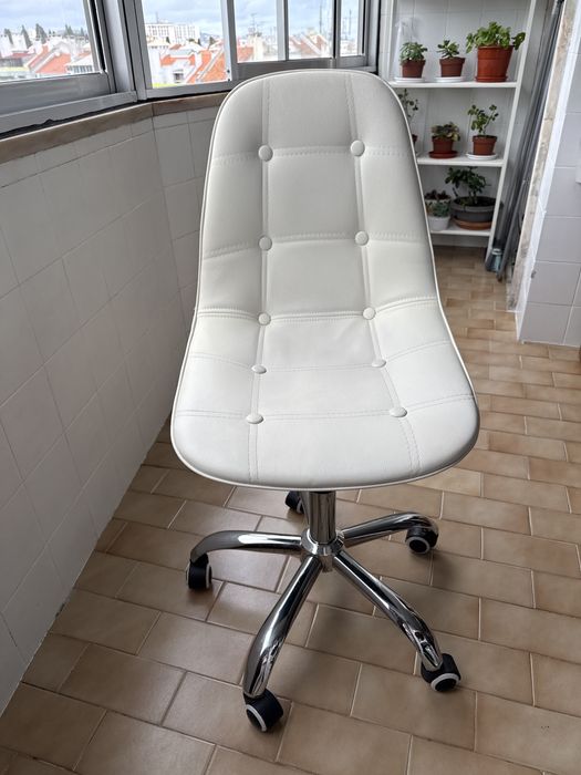 Cadeira de escritório branca