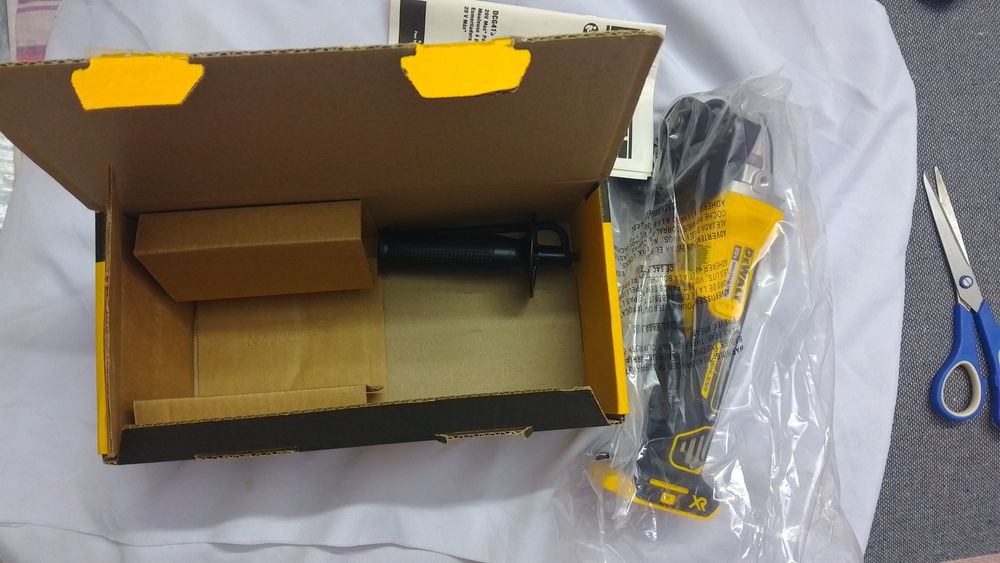 Болгарка DEWALT  DCG413B