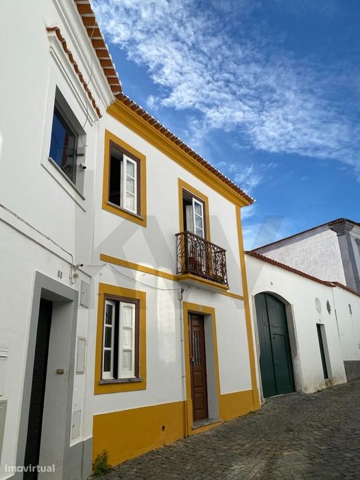 Prédio T2, em Beja (Santiago Maior e São João Baptista)