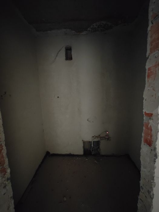 Продаж 3 кім. Сира. Цегляний будинок.  4 поверх