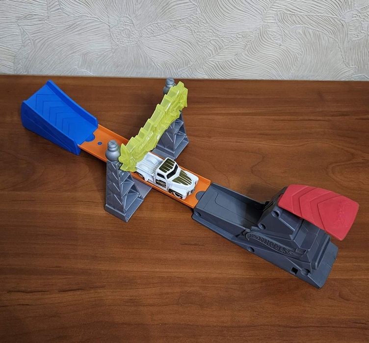 ігровий набір Hot Wheels Action  Вежа