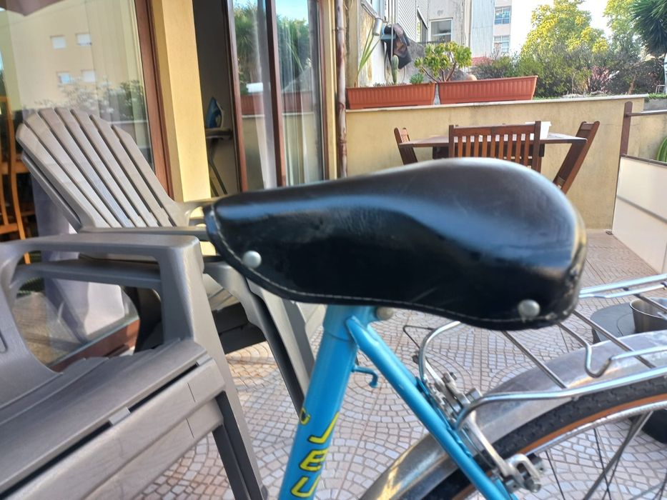 Bicicleta clássica de mulher