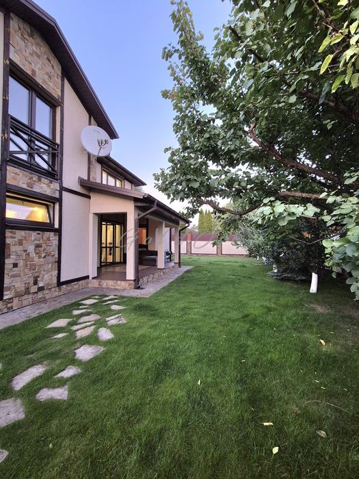 Оренда Будинку з басейном та сауною.Камін,Газ. Осокорки