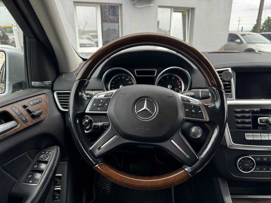 Mercedes-Benz GL450 2015рік 3.0 Бензин