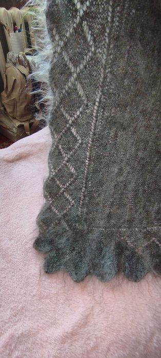 Пухова волгоградська хустка, нова