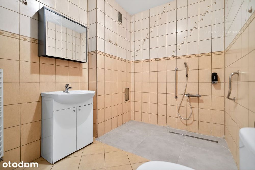 Przestronny dom z dużą działką – Dębostrów