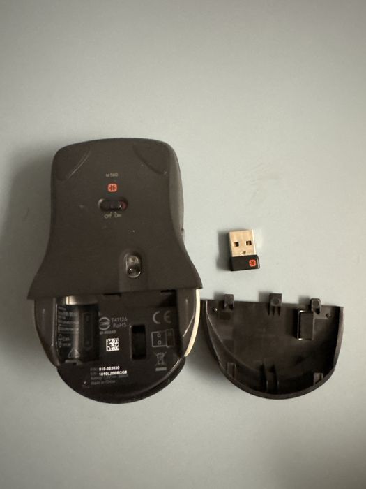 Rato logitech M560