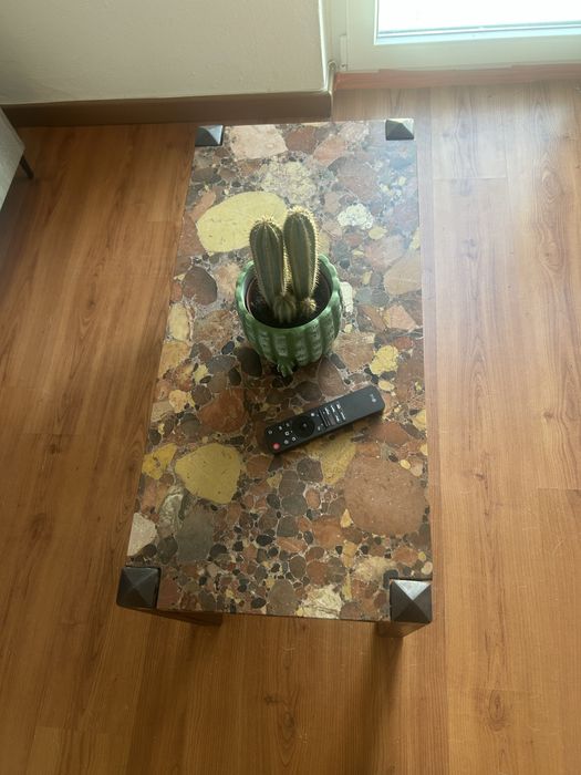 Mesa com pedra marmore