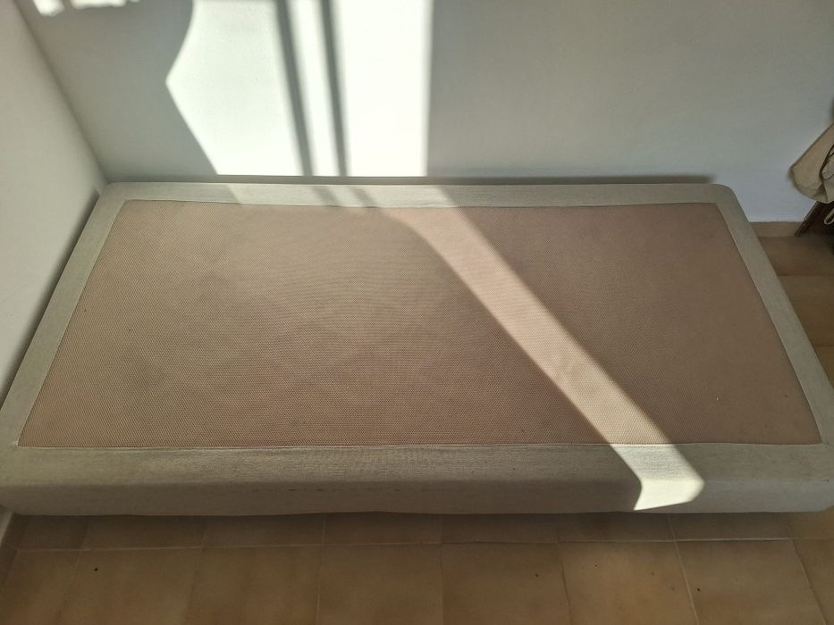 Cama de Solteiro para venda.  *ver descrição
