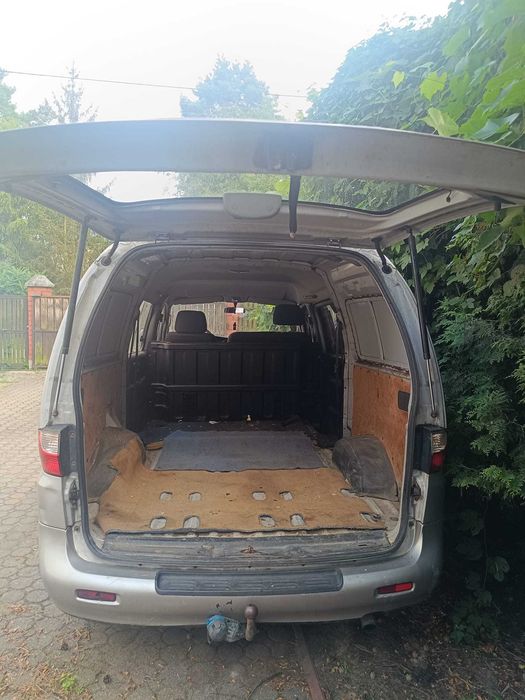 Hyundai H200 z 2001r.