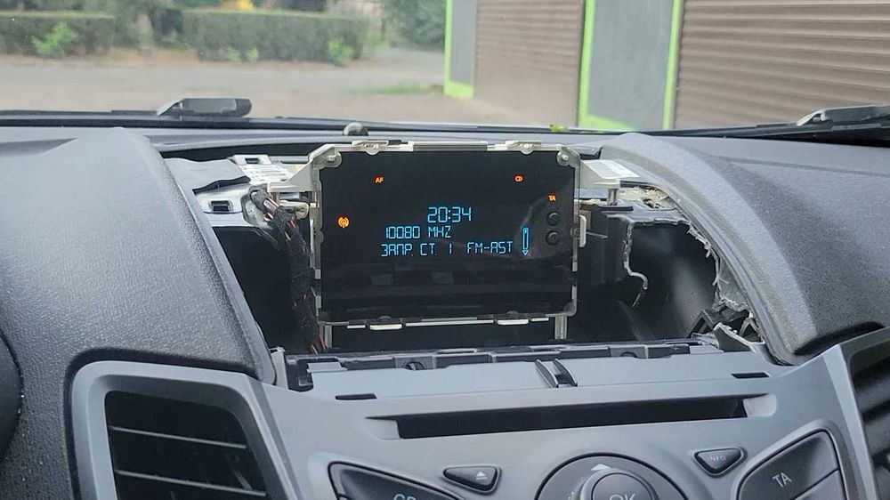 Дисплей екран радіо мультимедія Ford Fiesta mk7 Focus Kuga тд монохром