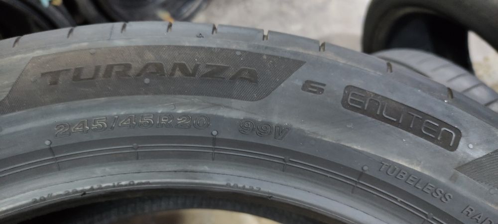 Pneus245/45/20 Bridgestone semi novos