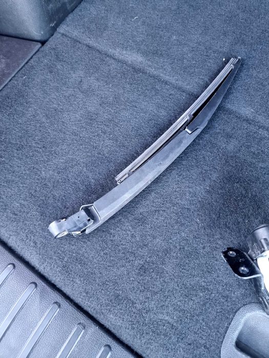 hyundai Kona спойлер, склоочисник, заднє скло