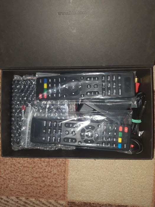 Mecool K5  -  універсальна Hybrid Smart TV приставка: 4К/UHD, OTT/IPT + DVB-S2/T2, AndroidTV 11. До 4-х ОС Linux. Два пульти!