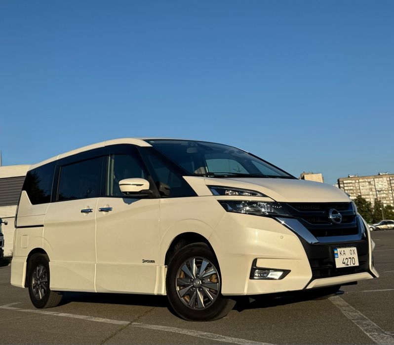 Продам Nissan serena