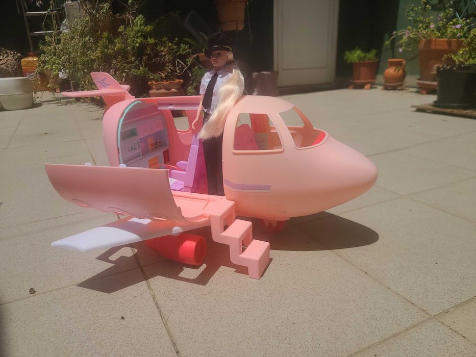 Barbie piloto + avião