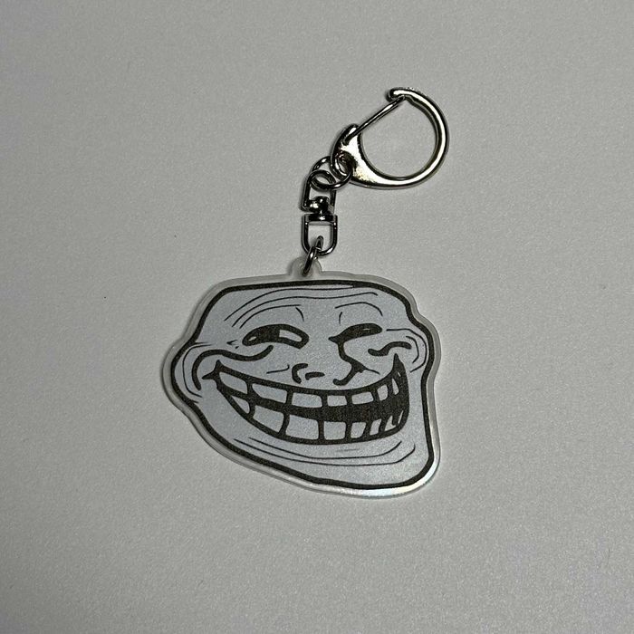 Breloczek Troll Face Twarz Trola Uśmiech Żart Prank Mem Brelok
