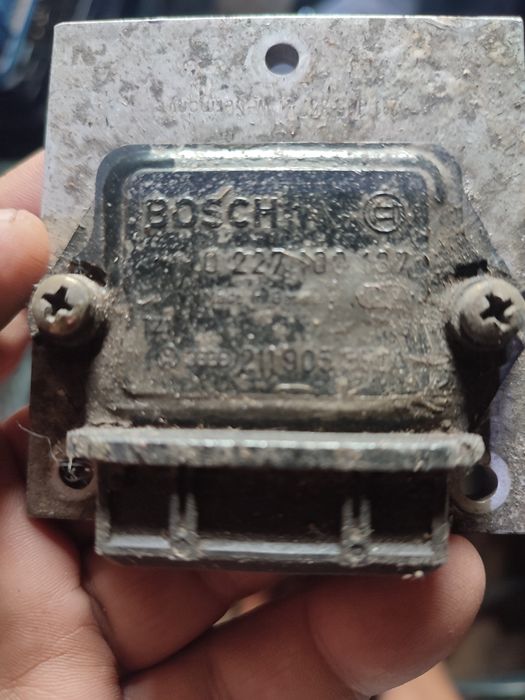 Комутатор реле Ауді 80 б2.