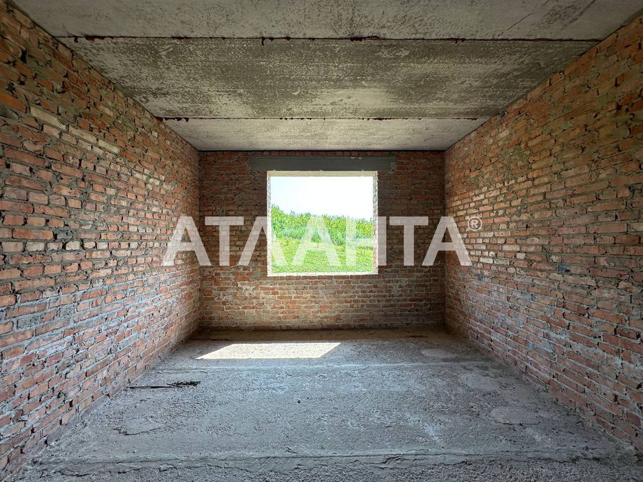 Прода окремостоячого будинку у с. Малехів на пагорбі