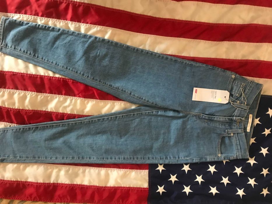Джинсы Levis р.XS