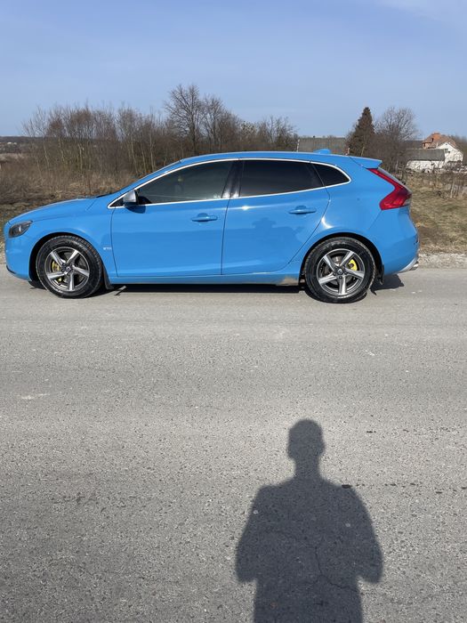 Продам Volvo v40 2014 рік