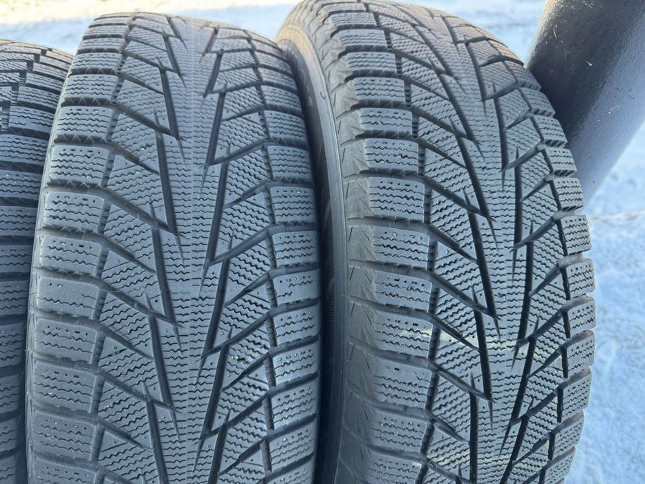 Майже нові зимові шини Hankook 205/70 R15