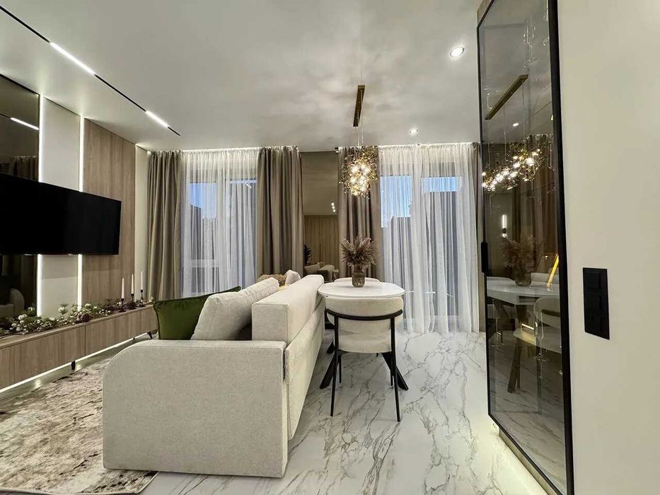 Унікальна 2-кімнатна квартира у ЖК Долішній з патіо!