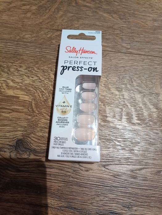 30 sztucznych paznokci sztuczne paznokcie krótkie kwadratowe ombre- lievable+ klej+ naklejki mocujące + pilnik+ chusteczka Sally Hansen