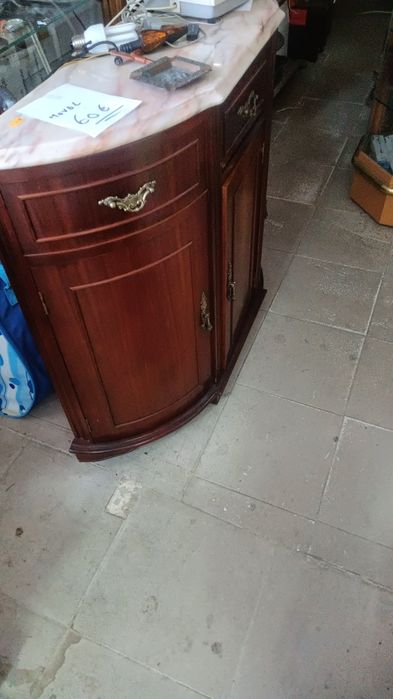 Móvel de entrada  tipo aparador