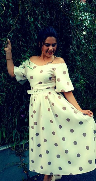 Витончена вечірня сукня