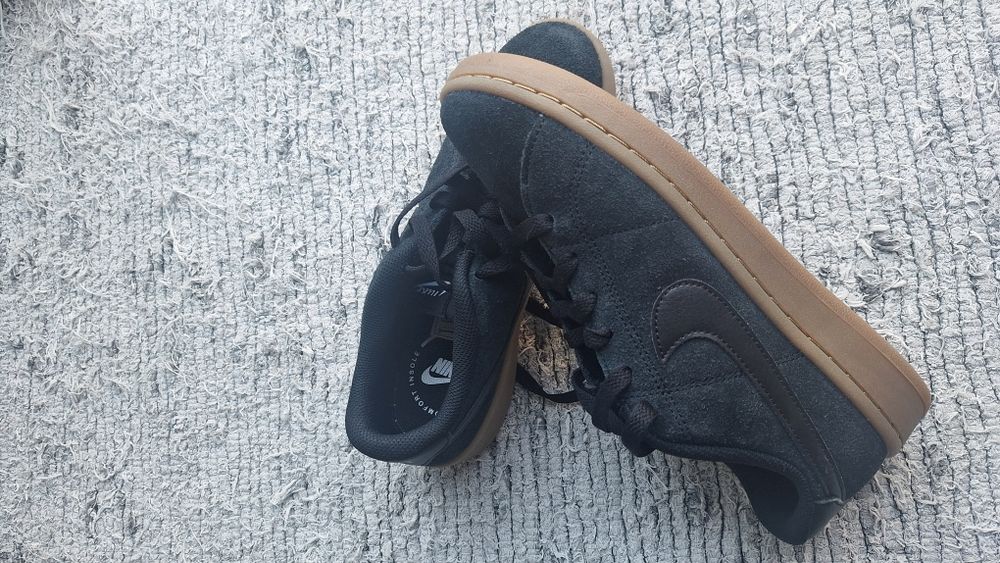 Ténis Nike Court Royale 2 Suede Pretas