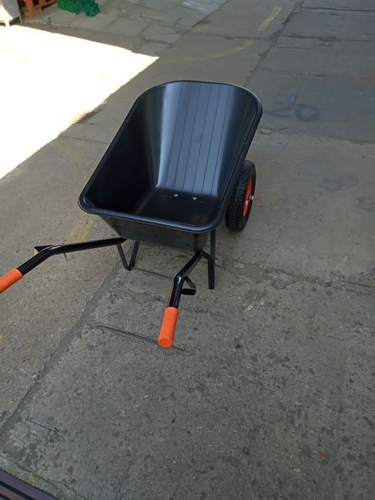 Taczka ogrodowa lub budowlana