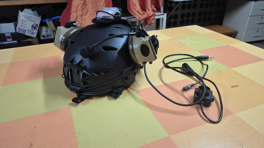 Capacete EXFIL com headset Z-Tac Comtac II Airsoft