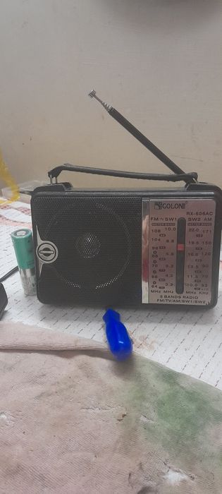 Радио с аккумулятором на 4 диапазона