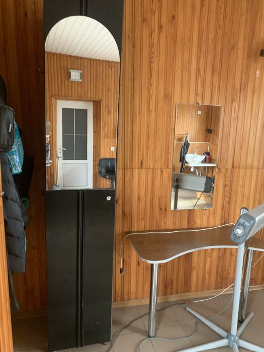 М'який диванчик  меблі стіл деревяний  столик