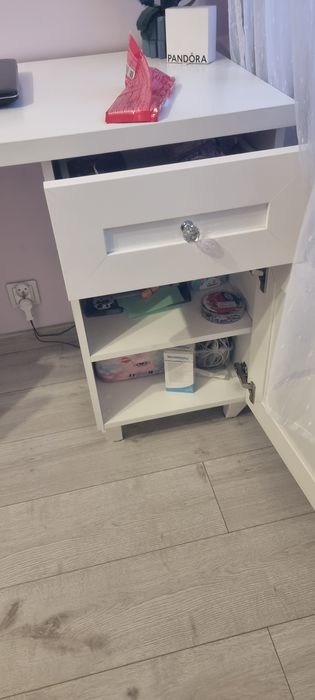 Sprzedam biurko mlodziezowe