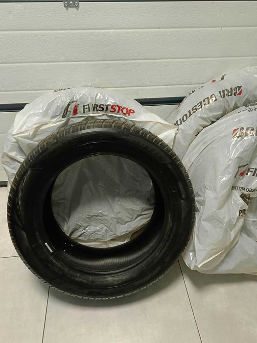 opony BLIZZAK 235/55R18