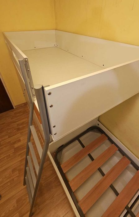 Mobília de Quarto de Criança com Duas Camas como Nova