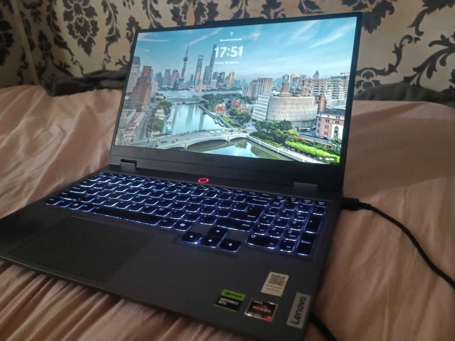 Laptop LENOVO LOQ 15 w bardzo dobrym stanie