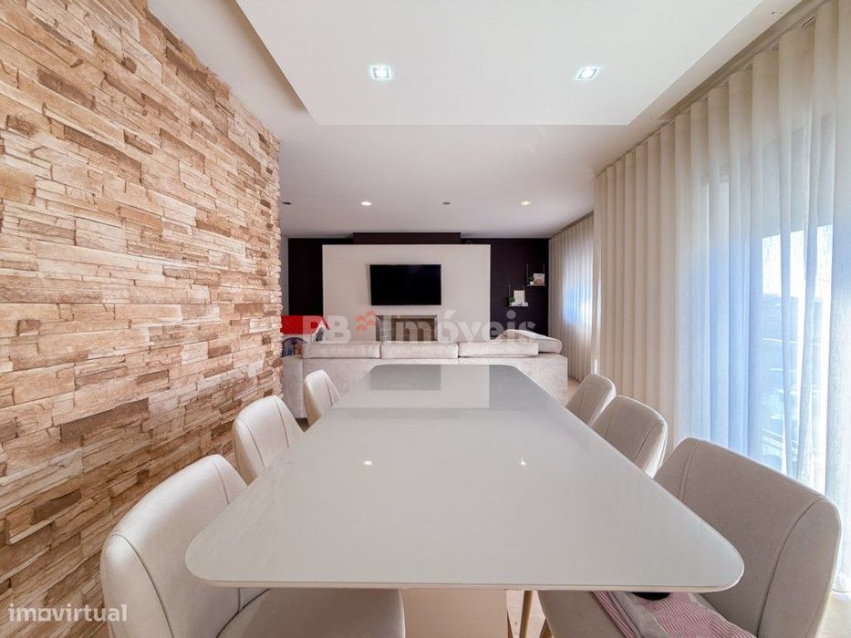 Apartamento T3 c/ Varandas, Churrasqueira, Parqueamento e Arrecadaç...