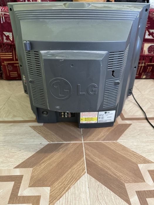 Телевізор LG RT-21FD40RX