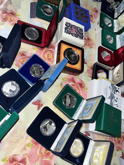 Монети НБУ і Світу.